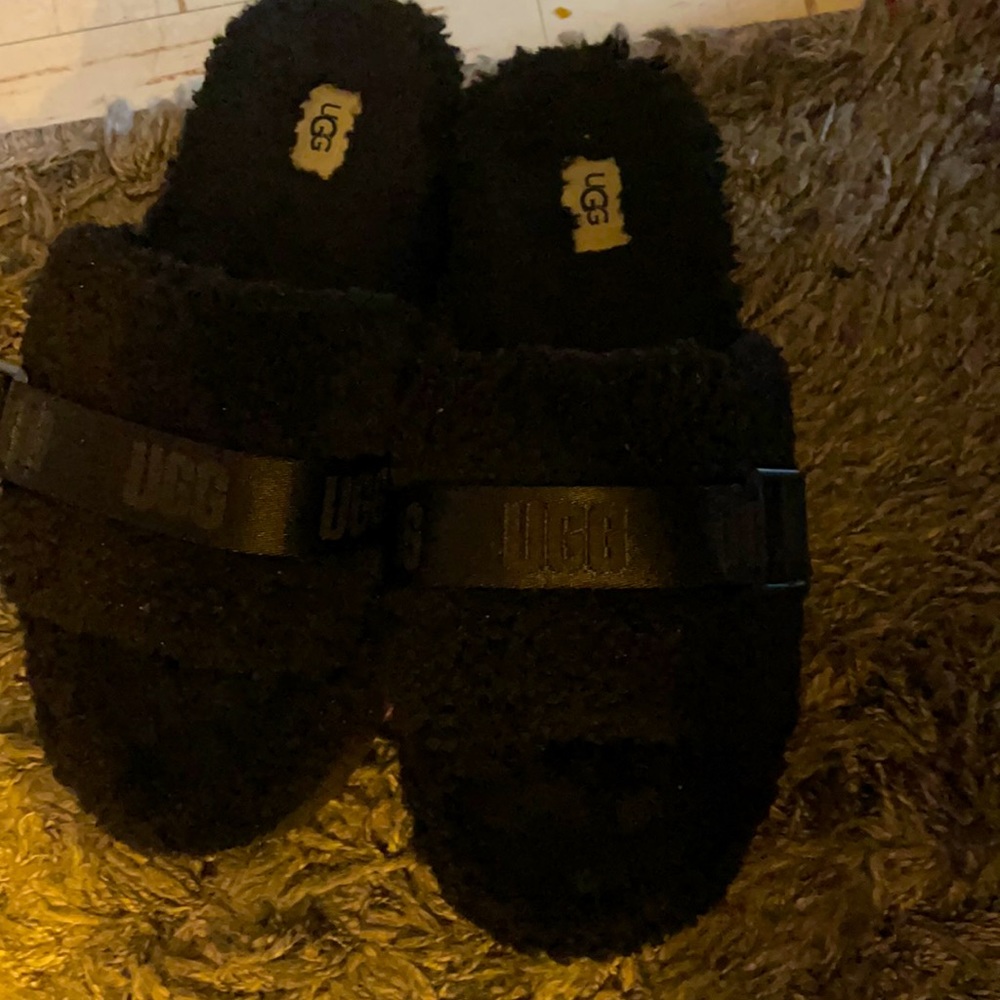 Ugg slippers size 10